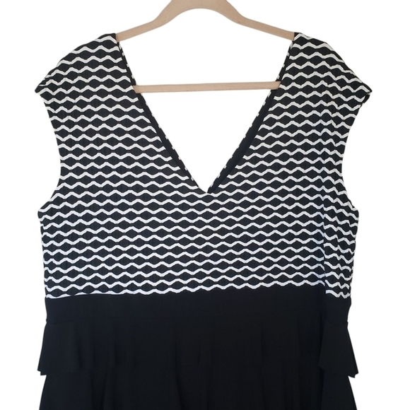 Frank Lyman Black & White Sleeveless Ruffle Dress NEW - Picture 5 of 9